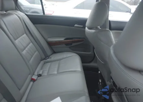 2011 Honda Accord 2.4 Ex-L from USA, damaged, VIN 1HGCP2F82BA039205